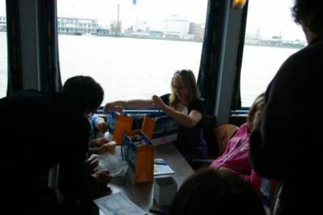 dagje-rotterdam-met-kinderen-van-de-boegspriet-9-5-2010-252 - Afbeelding 2 van 35